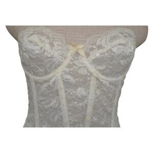 Vanity Fair “Illusion” lace bustier corset top, size 32C,